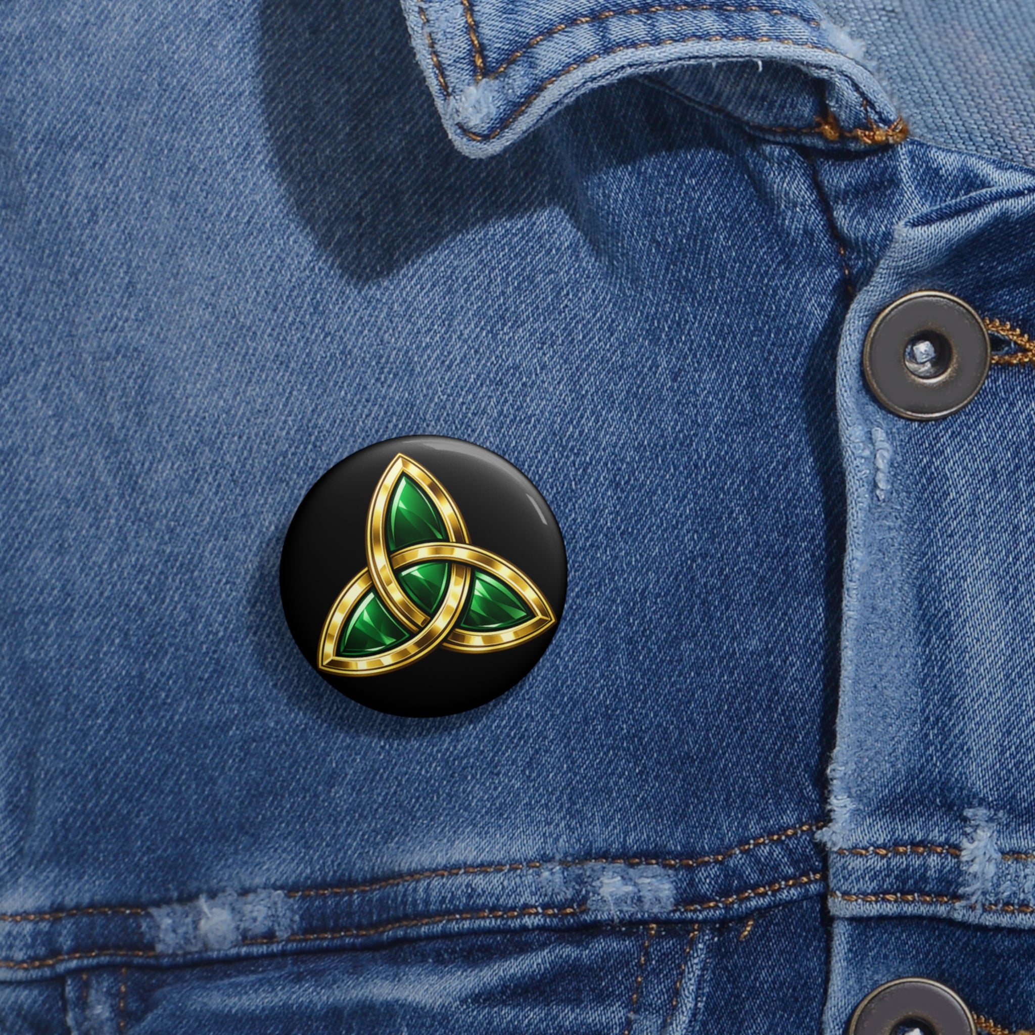 Celtic Trinity Knot Pin Button — Gold & Emerald Enamel Lapel Pin