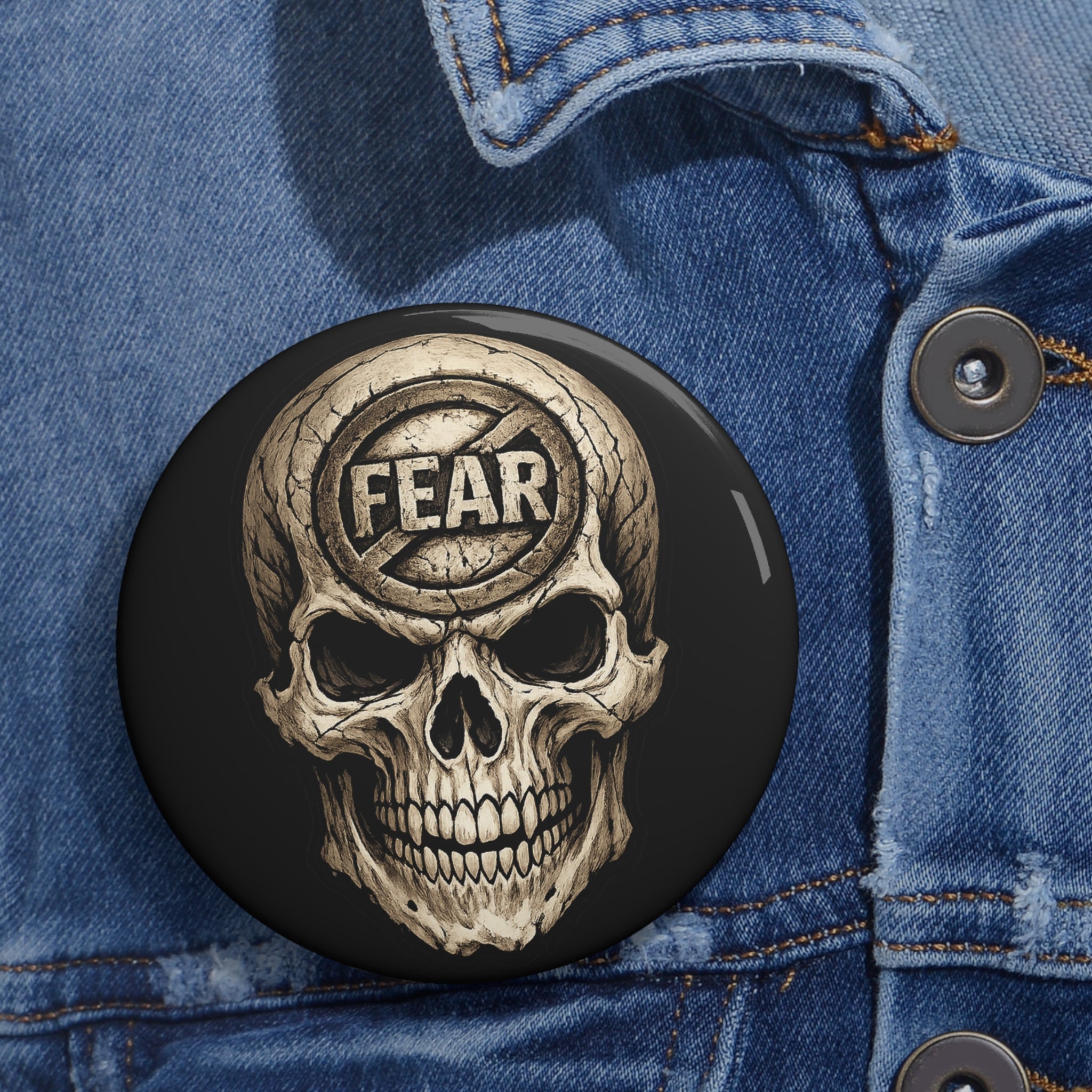 Skull 'NoFear' Pin Button – Gothic Skull Badge for Jackets & Backpacks