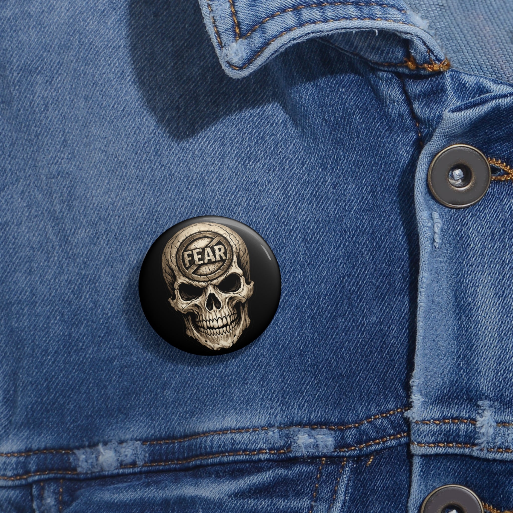 Skull 'NoFear' Pin Button – Gothic Skull Badge for Jackets & Backpacks